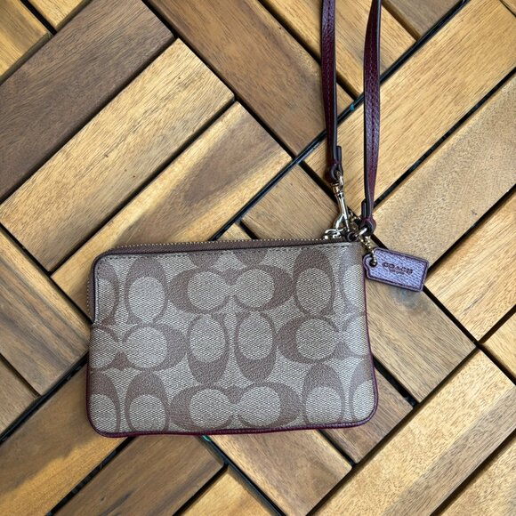 Coach Wristlet - Picture 5 of 8